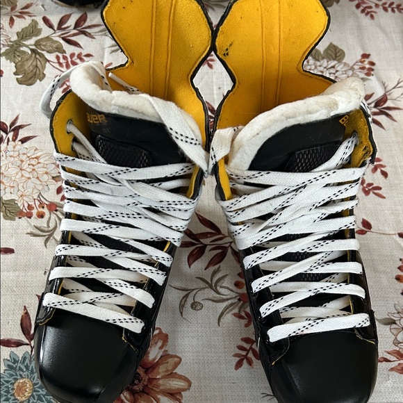 Bauer Supreme S160 Ice Hockey Skates 4.5 D - Picture 1 of 9